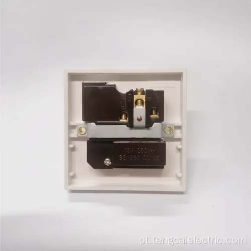 Tomada 3 do interruptor da luz da parede elétrica do Reino Unido